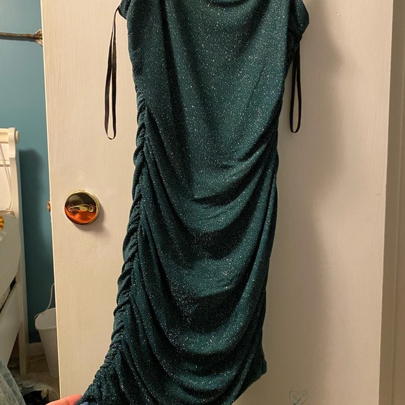 Prom or dance dress - Picture 3 of 3